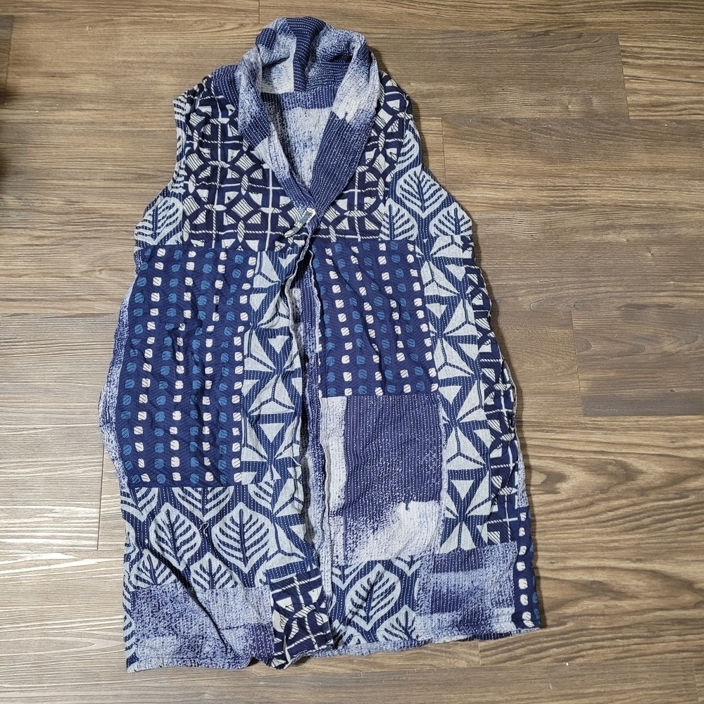 Parsley And Sage Blue and White Patterned Sleeveless Vest